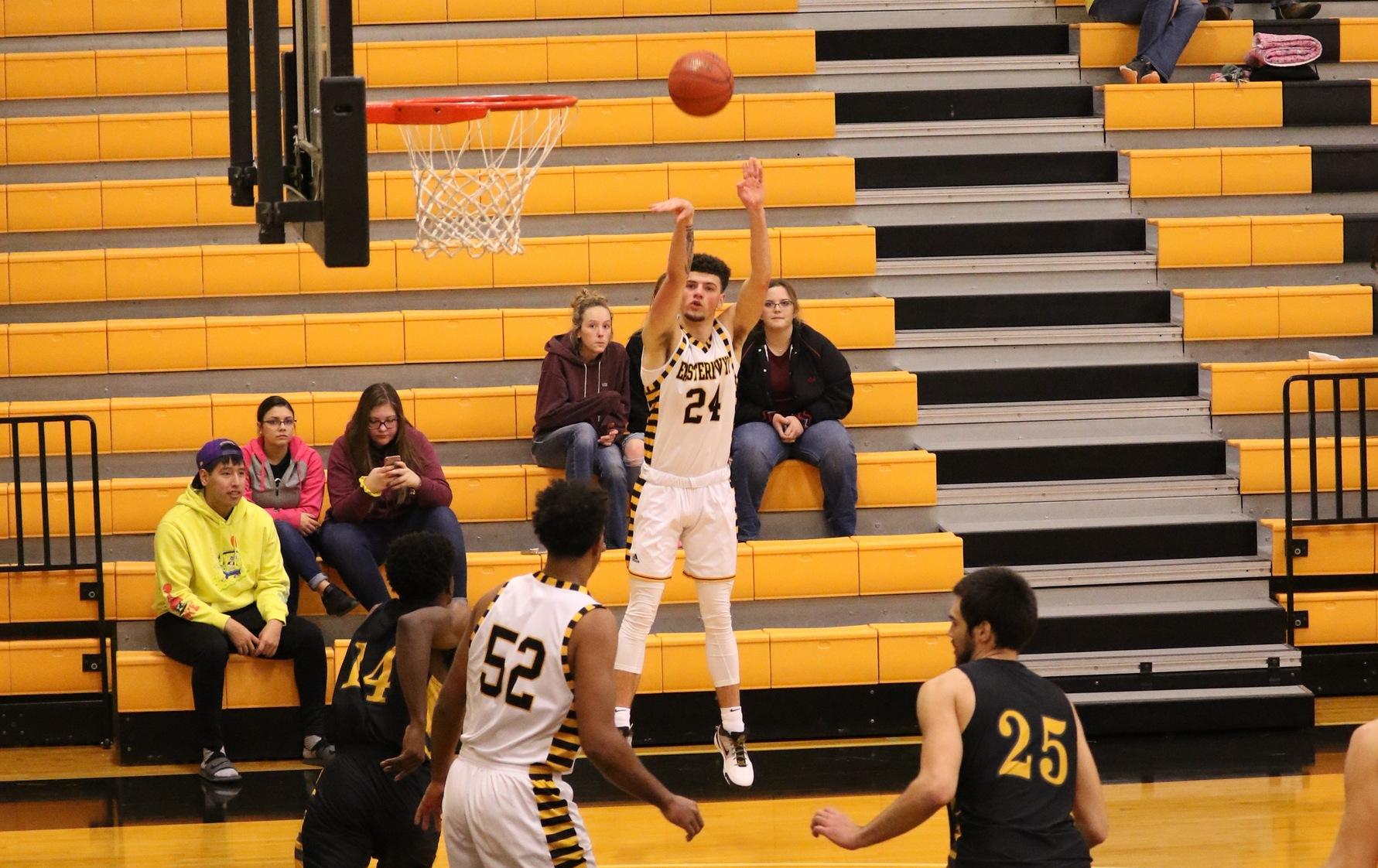 Men's basketball loses in OT to Sheridan
